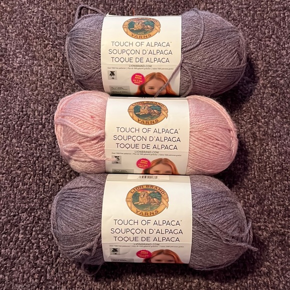 Lot of Lion Brand Touch of Alpaca Yarn - Picture 1 of 5